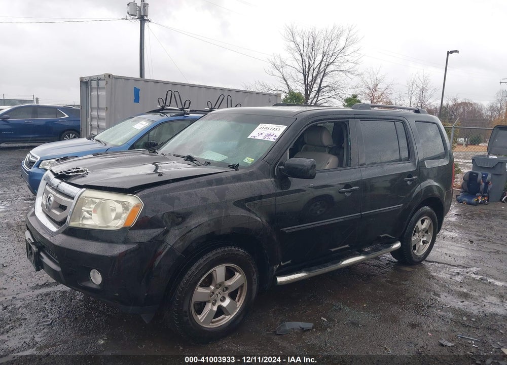 2011 HONDA PILOT EX-L VIN: 5FNYF3H50BB018456