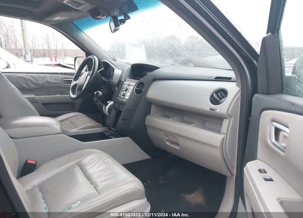 2011 HONDA PILOT EX-L VIN: 5FNYF3H50BB018456