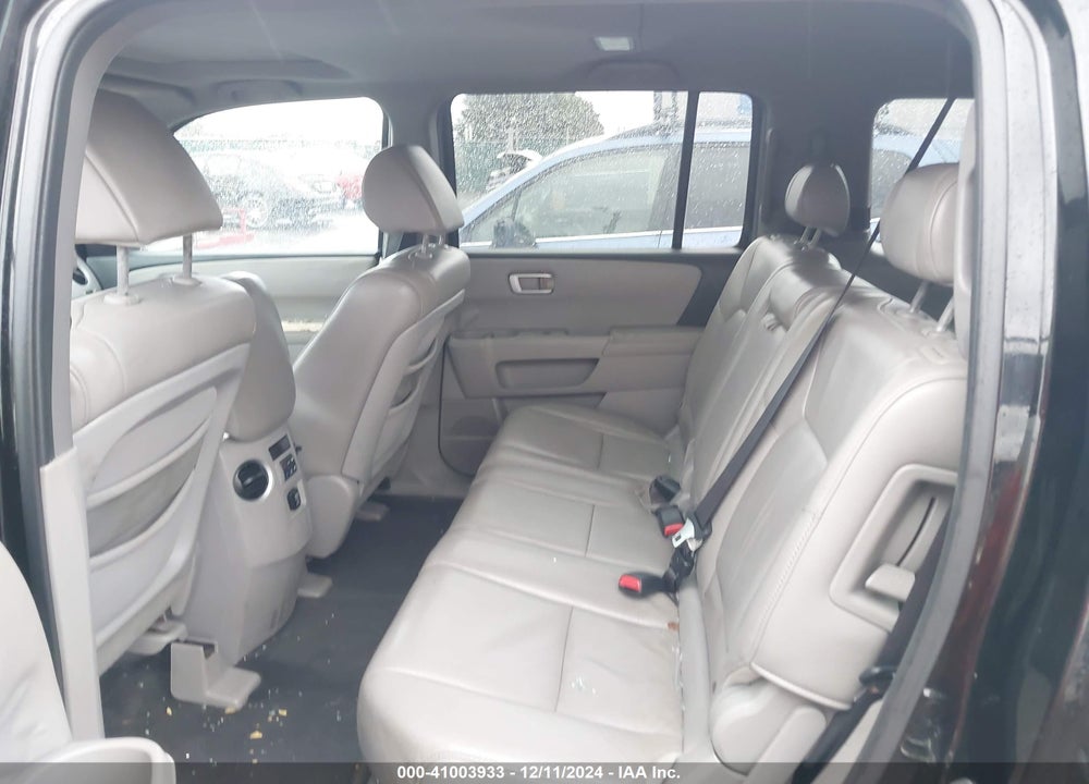 2011 HONDA PILOT EX-L VIN: 5FNYF3H50BB018456