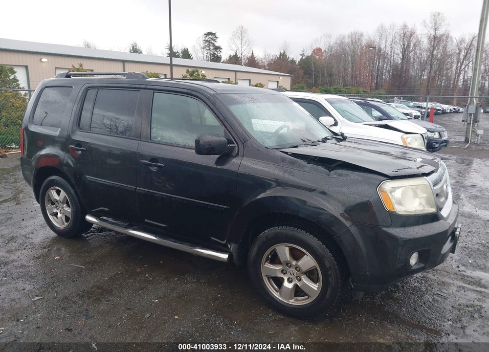 2011 HONDA PILOT EX-L VIN: 5FNYF3H50BB018456