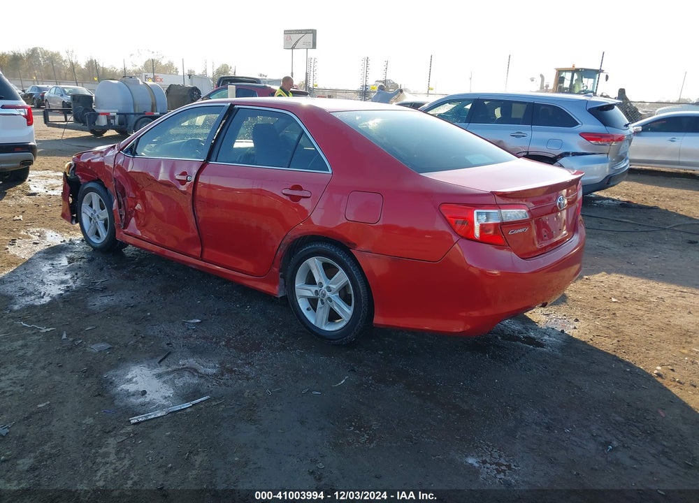 2014 TOYOTA CAMRY SE VIN: 4T1BF1FK2EU856174
