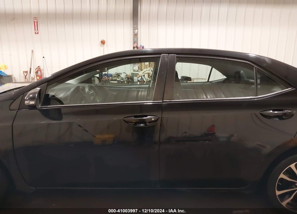 2017 TOYOTA COROLLA SE VIN: 5YFBURHE7HP583511