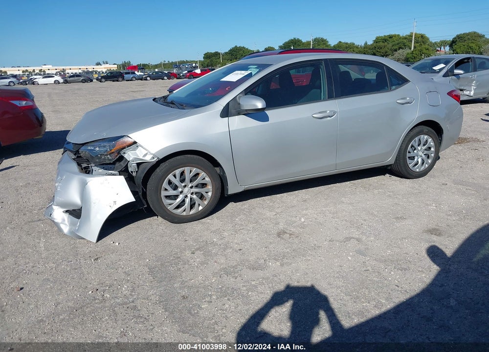 2018 TOYOTA COROLLA LE VIN: 5YFBURHE9JP824832