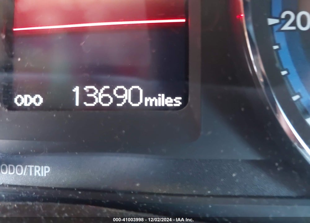 2018 TOYOTA COROLLA LE VIN: 5YFBURHE9JP824832