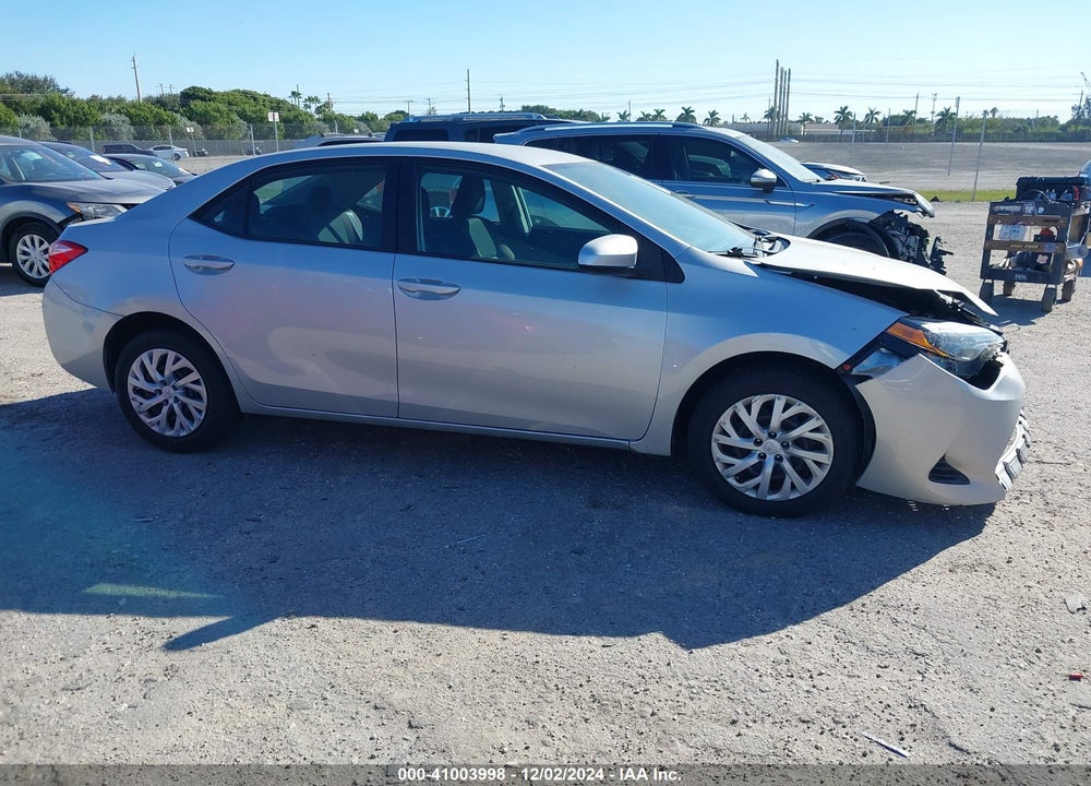 2018 TOYOTA COROLLA LE VIN: 5YFBURHE9JP824832