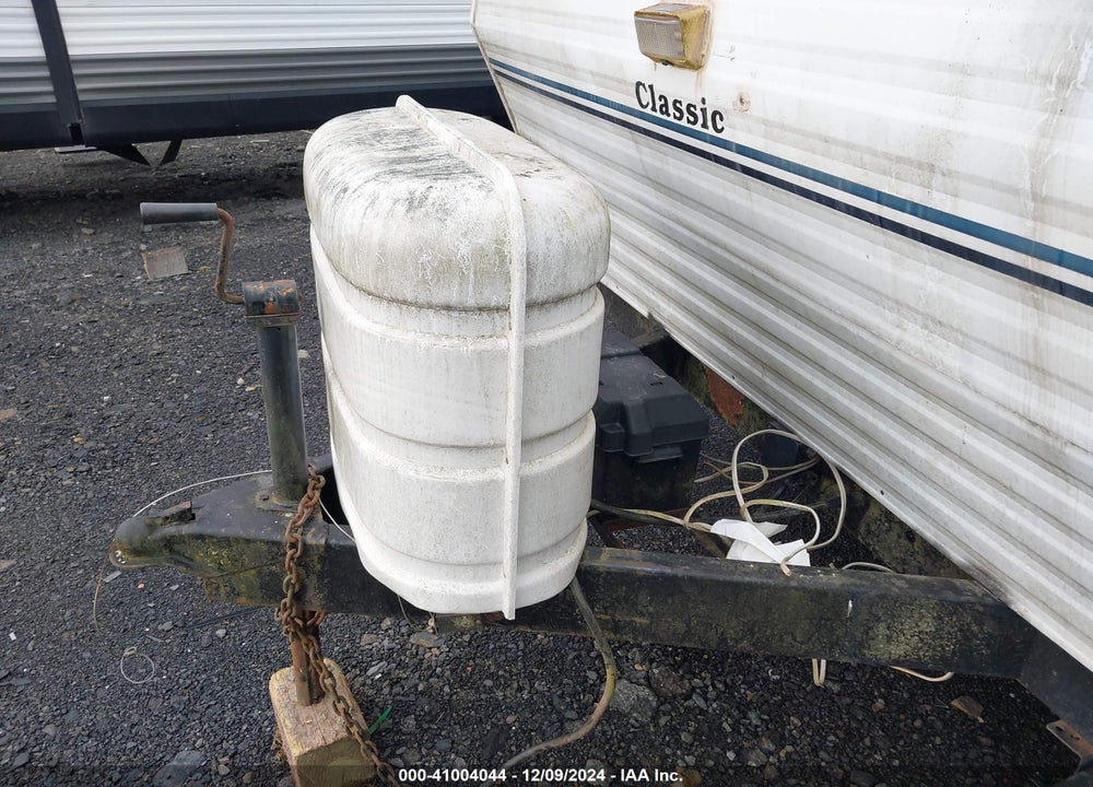1996 DUTCHMAN TRAVEL TRAILER, 26 FT LONG, NO SLD, UNSURE OF MODE VIN: 47CT20M20T1070114