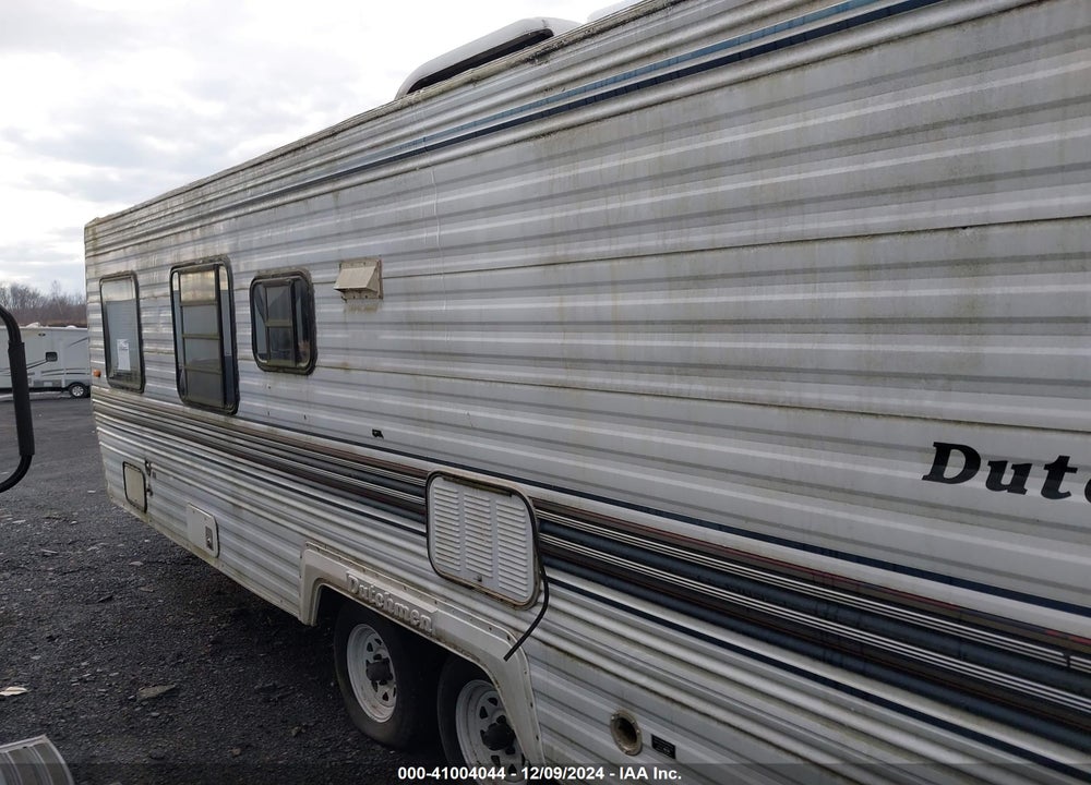 1996 DUTCHMAN TRAVEL TRAILER, 26 FT LONG, NO SLD, UNSURE OF MODE VIN: 47CT20M20T1070114