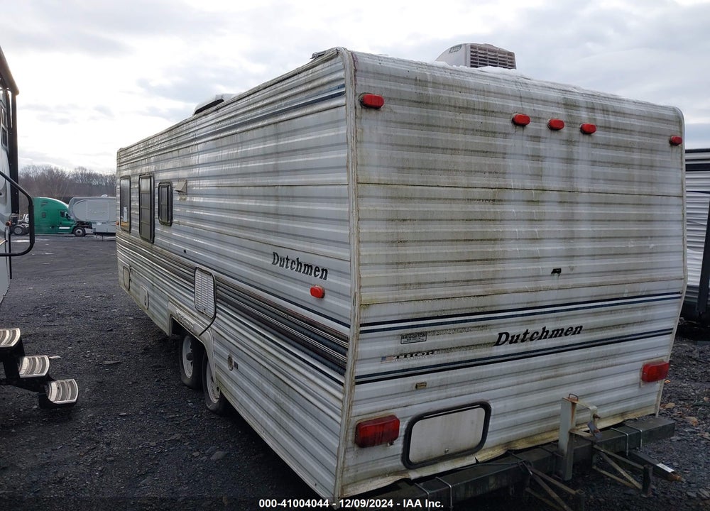 1996 DUTCHMAN TRAVEL TRAILER, 26 FT LONG, NO SLD, UNSURE OF MODE VIN: 47CT20M20T1070114