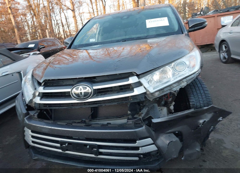 2019 TOYOTA HIGHLANDER LE VIN: 5TDBZRFH3KS733496