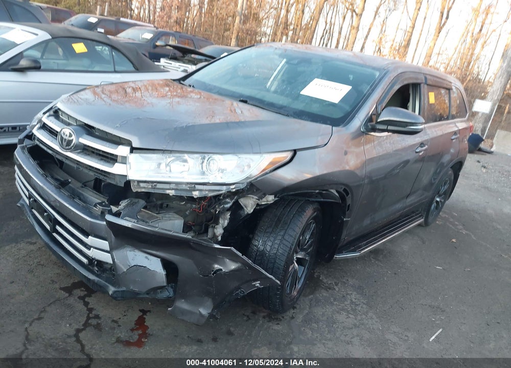 2019 TOYOTA HIGHLANDER LE VIN: 5TDBZRFH3KS733496