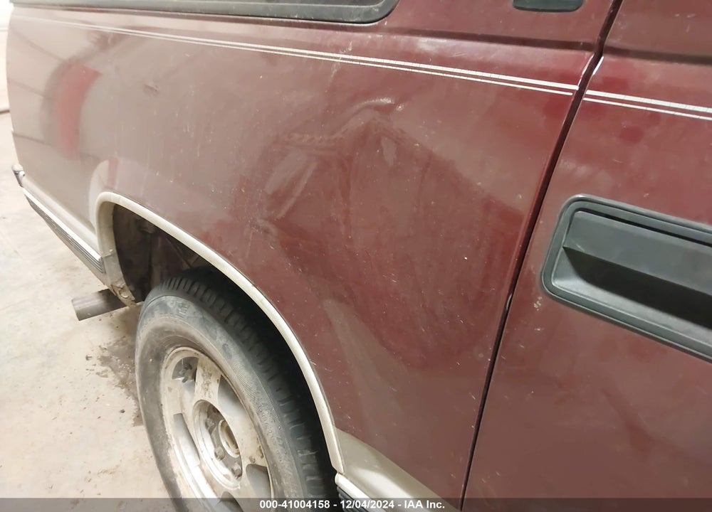 1999 GMC SUBURBAN 1500 SL VIN: 1GKFK16R4XJ767567