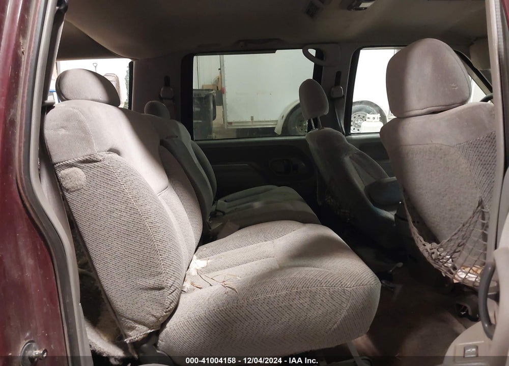 1999 GMC SUBURBAN 1500 SL VIN: 1GKFK16R4XJ767567