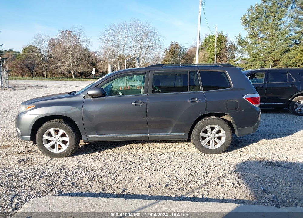 2011 TOYOTA HIGHLANDER SE VIN: 5TDBK3EH3BS063550