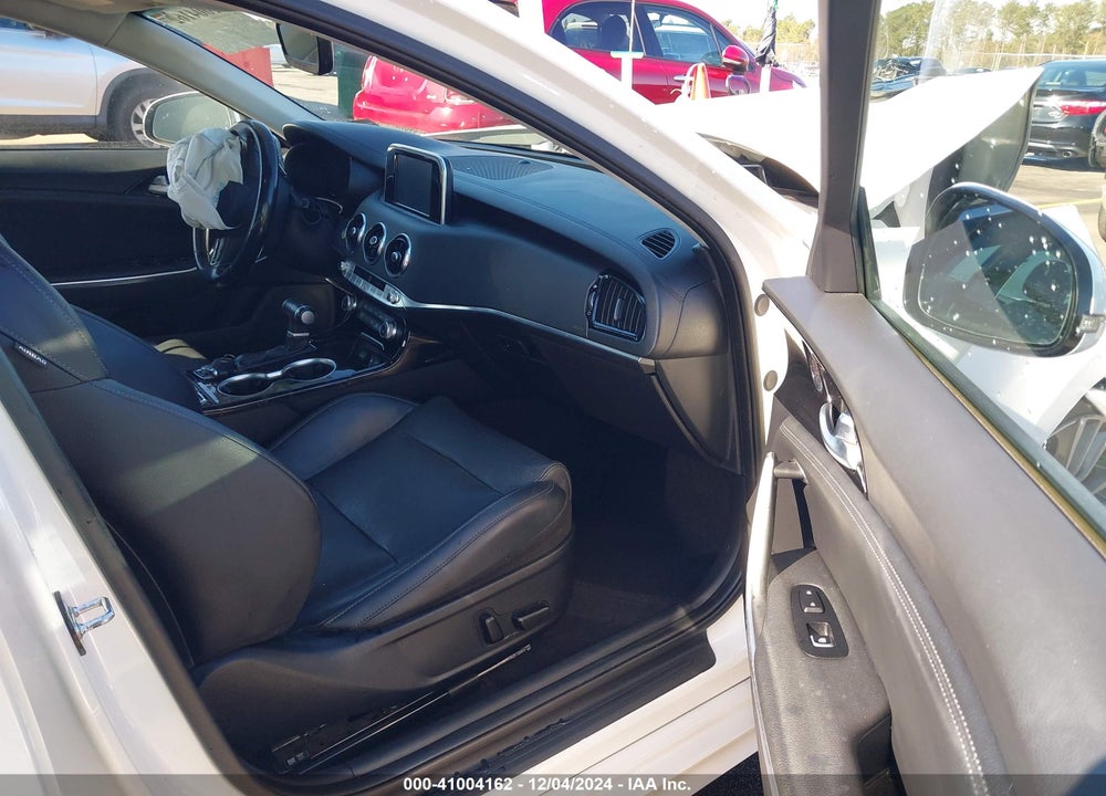 2019 KIA STINGER VIN: KNAE15LA7K6064120