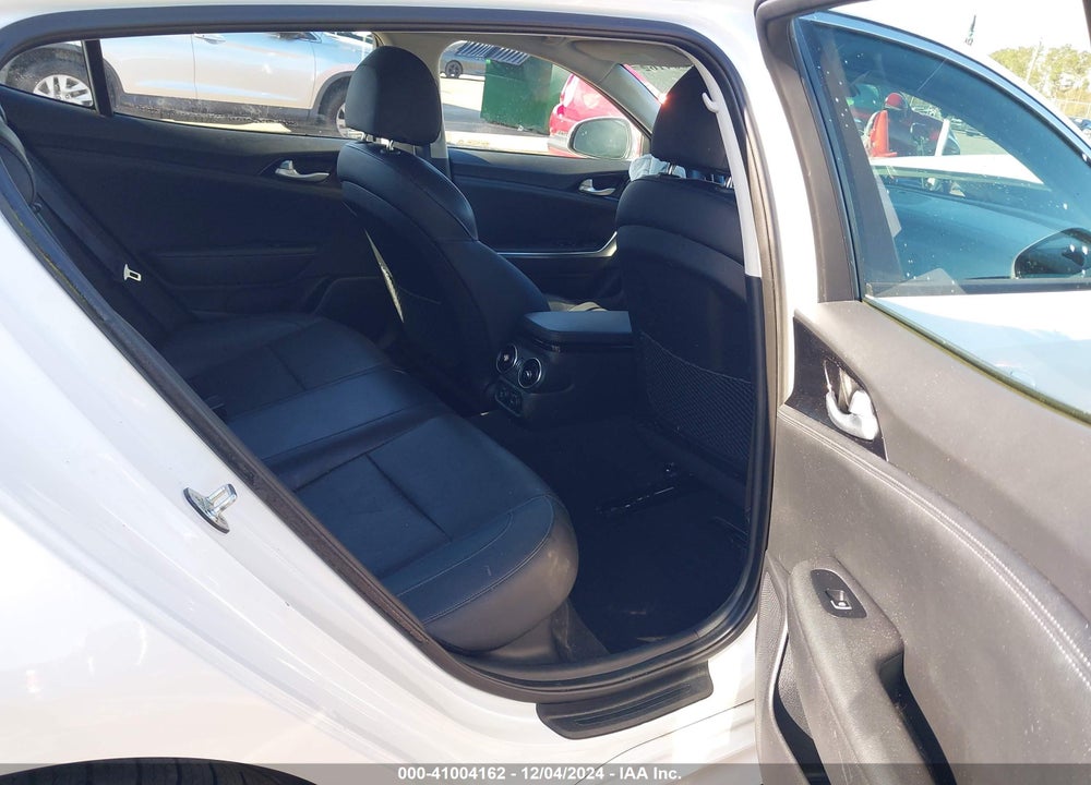 2019 KIA STINGER VIN: KNAE15LA7K6064120