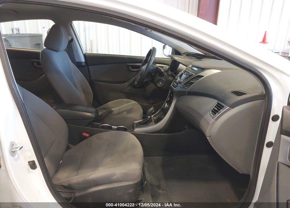 2015 HYUNDAI ELANTRA VIN: 5NPDH4AE7FH642027