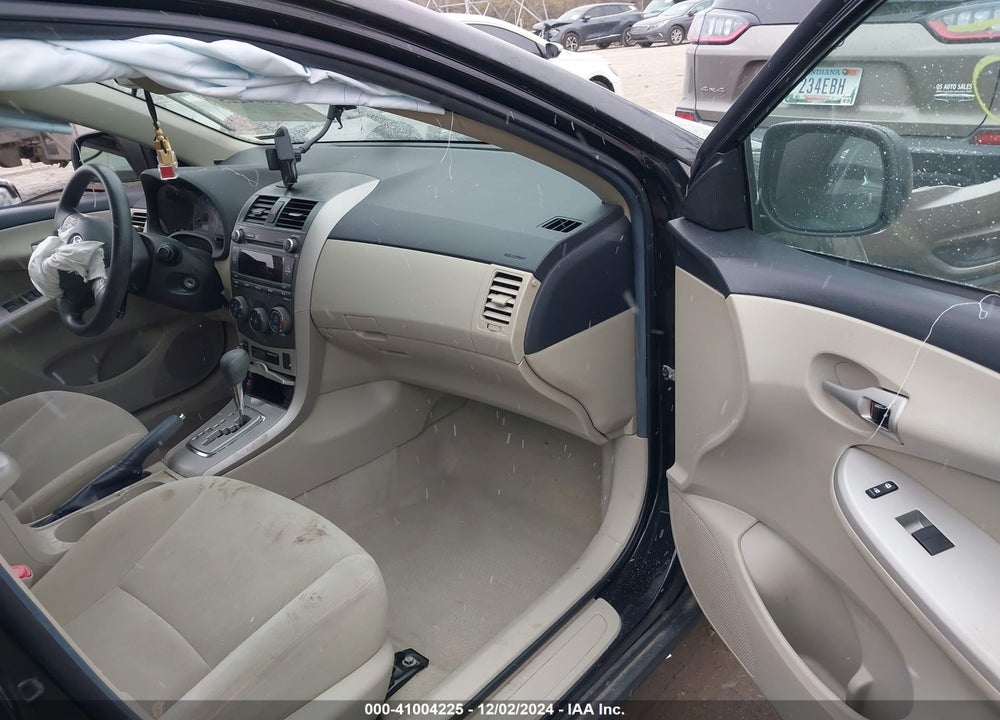2011 TOYOTA COROLLA LE VIN: 2T1BU4EE4BC687405