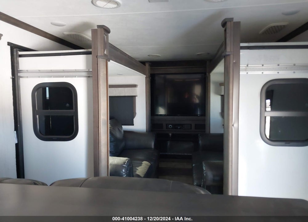 2021 HEARTLAND RV'S BIGHORN SERIES VIN: 5SFBG4426ME452662