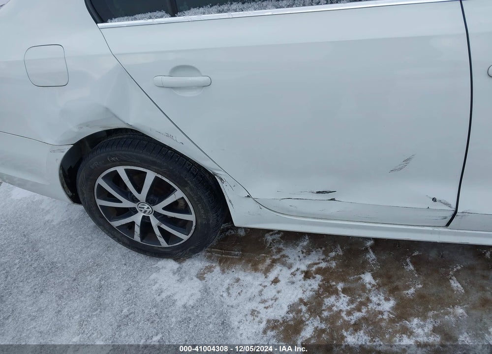 2017 VOLKSWAGEN JETTA 1.4T SE VIN: 3VWDB7AJ2HM321006