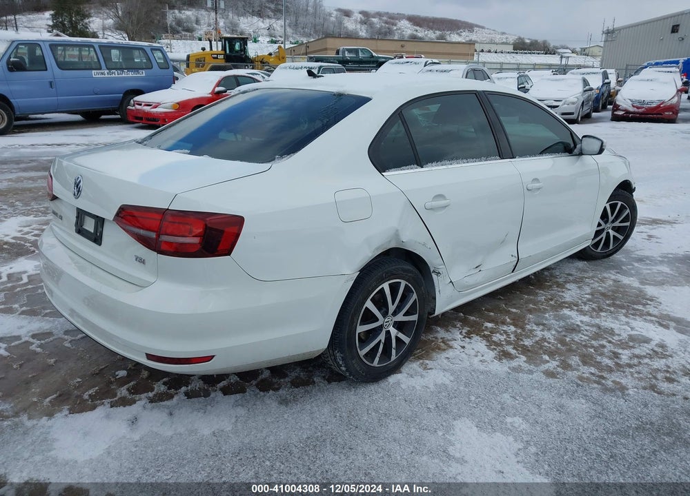2017 VOLKSWAGEN JETTA 1.4T SE VIN: 3VWDB7AJ2HM321006