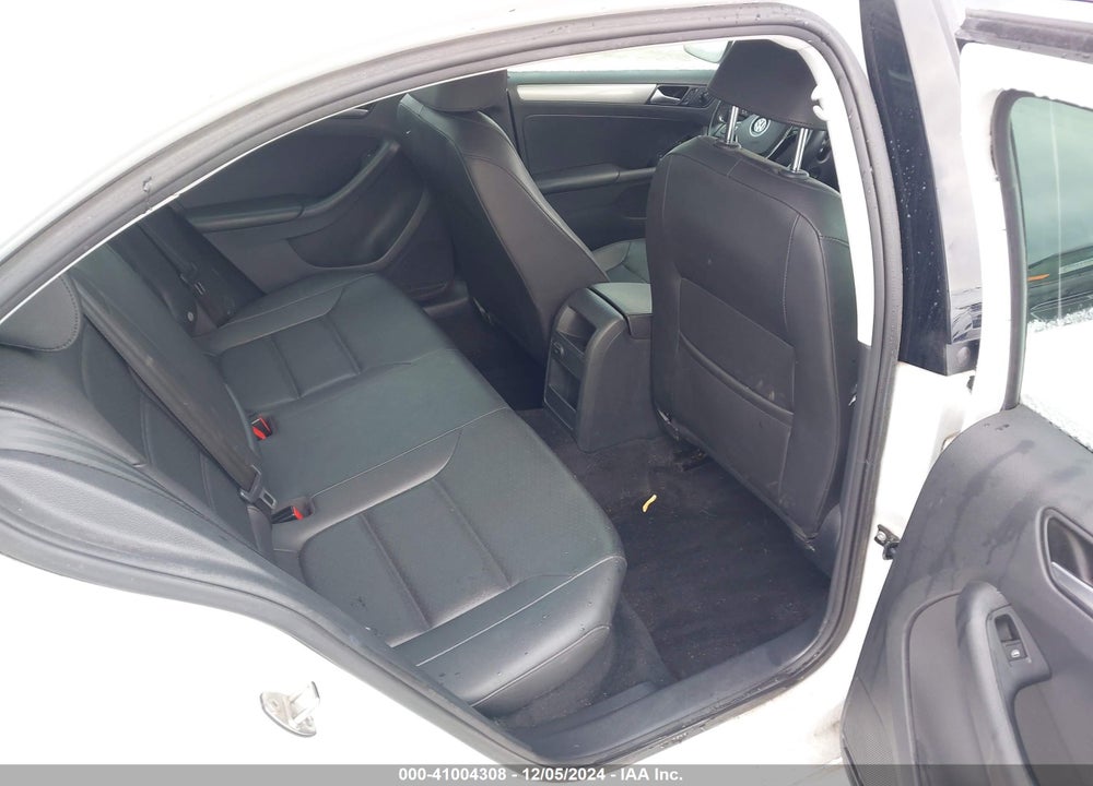 2017 VOLKSWAGEN JETTA 1.4T SE VIN: 3VWDB7AJ2HM321006
