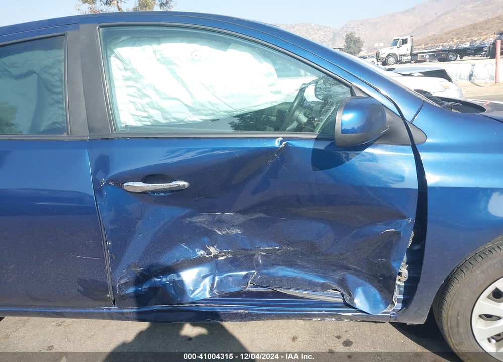 2014 NISSAN VERSA 1.6 SV VIN: 3N1CN7AP4EL812286