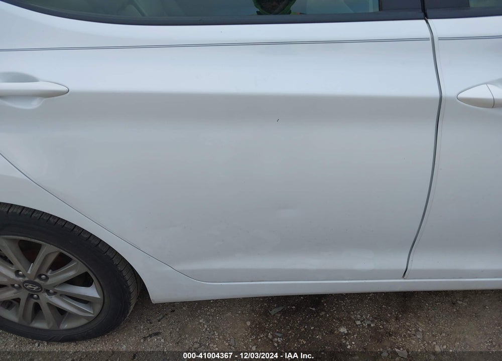 2015 HYUNDAI ELANTRA SE VIN: 5NPDH4AE0FH589185
