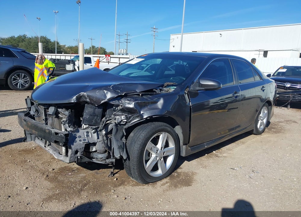 2014 TOYOTA CAMRY SE VIN: 4T1BF1FK3EU345881
