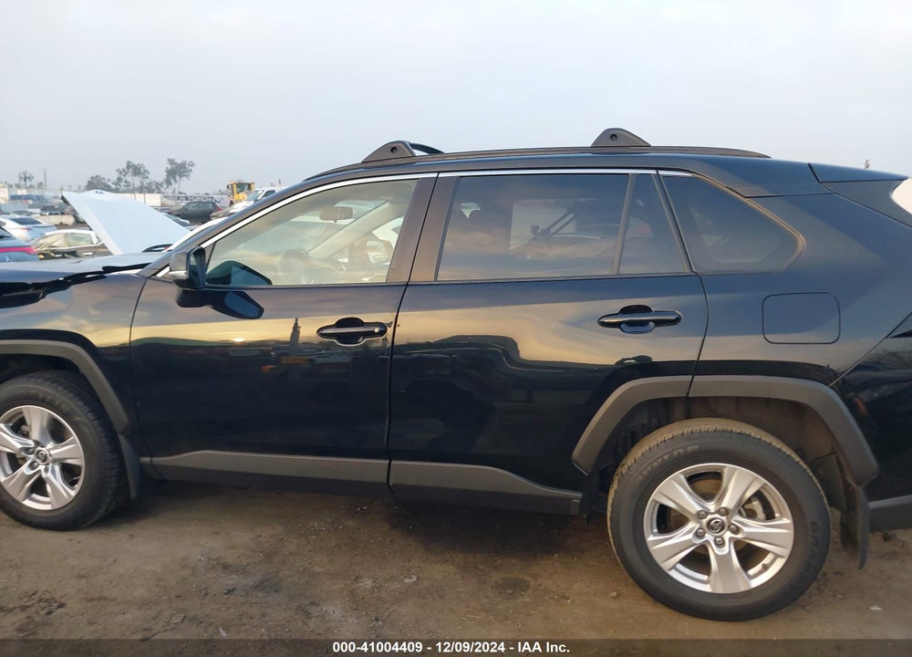 2019 TOYOTA RAV4 XLE VIN: JTMW1RFV8KJ012411
