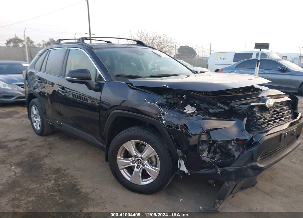 2019 TOYOTA RAV4 XLE VIN: JTMW1RFV8KJ012411