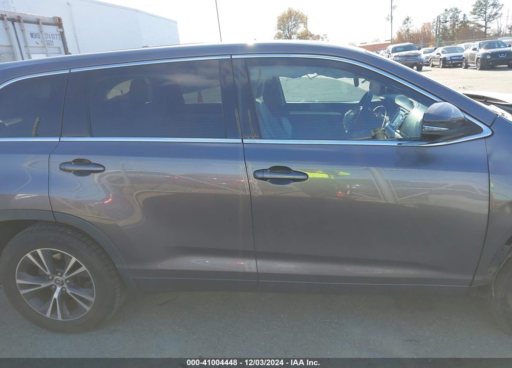 2019 TOYOTA HIGHLANDER LE VIN: 5TDZARFHXKS050183