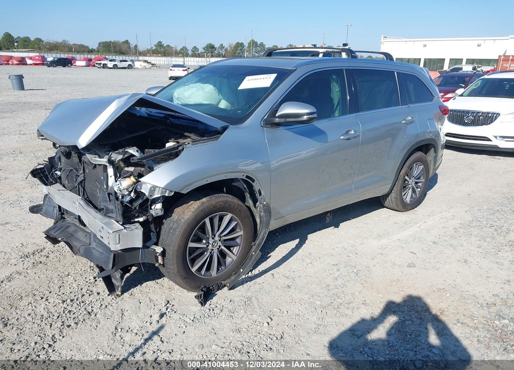 2017 TOYOTA HIGHLANDER XLE VIN: 5TDKZRFH6HS511611