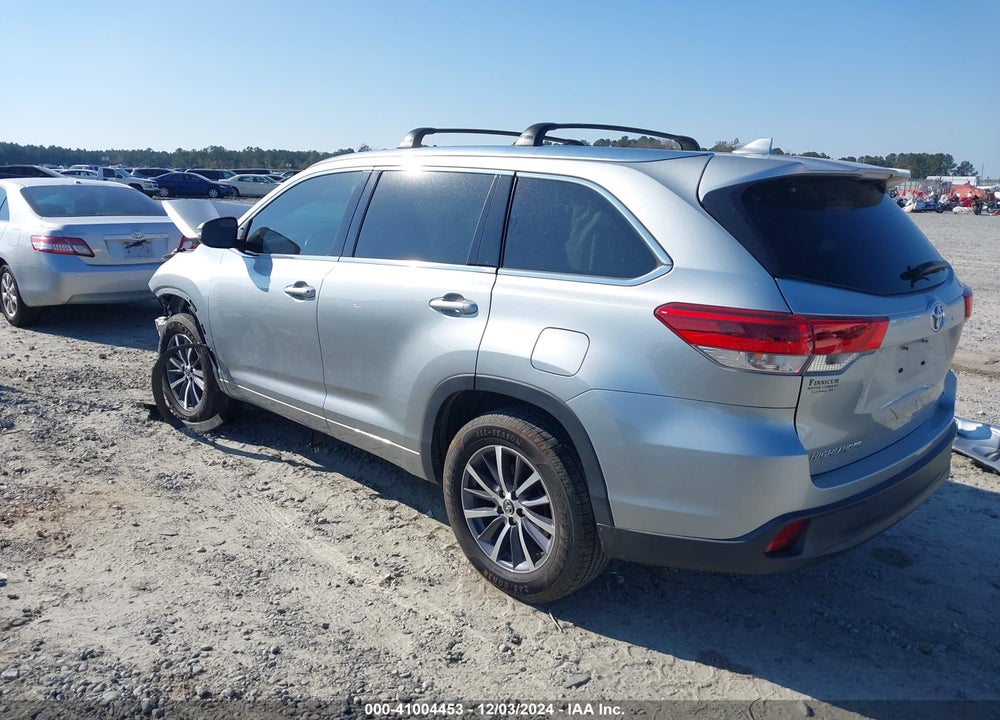 2017 TOYOTA HIGHLANDER XLE VIN: 5TDKZRFH6HS511611