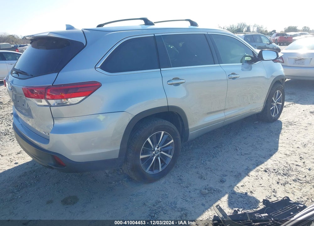 2017 TOYOTA HIGHLANDER XLE VIN: 5TDKZRFH6HS511611