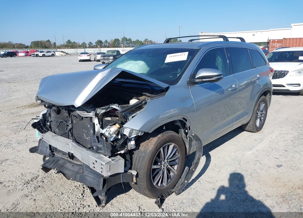 2017 TOYOTA HIGHLANDER XLE VIN: 5TDKZRFH6HS511611