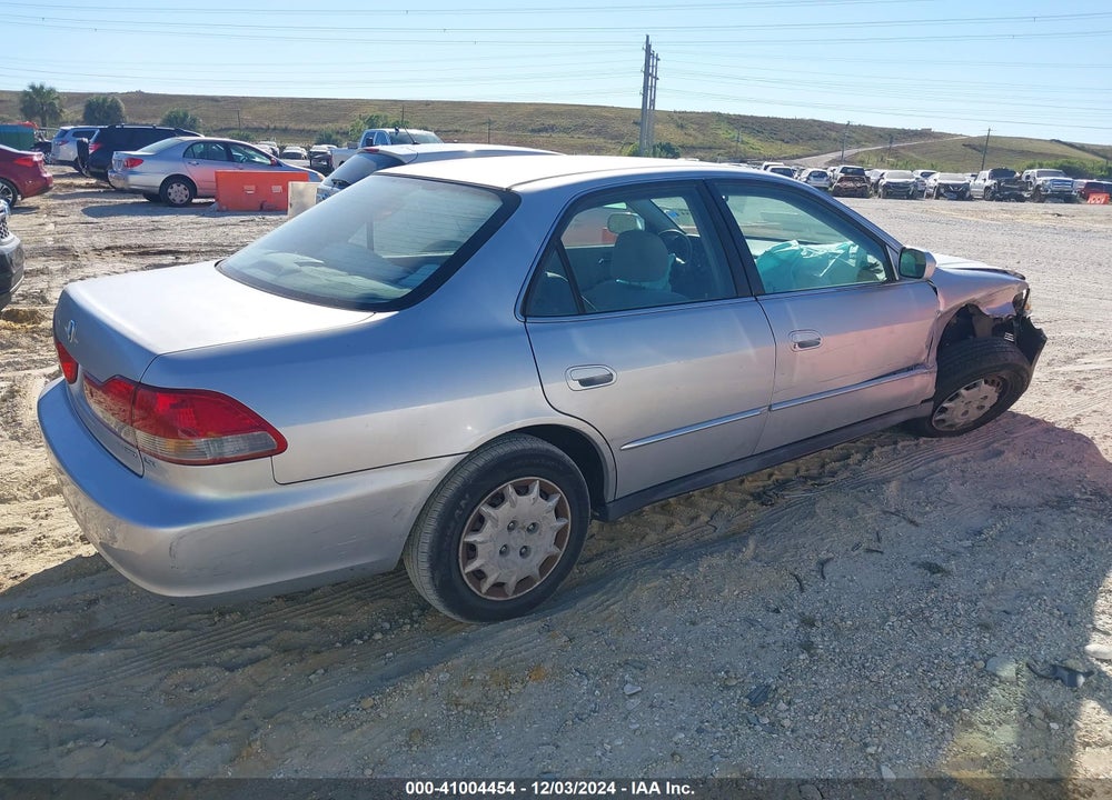 2001 HONDA ACCORD 2.3 LX VIN: 1HGCG66571A084443