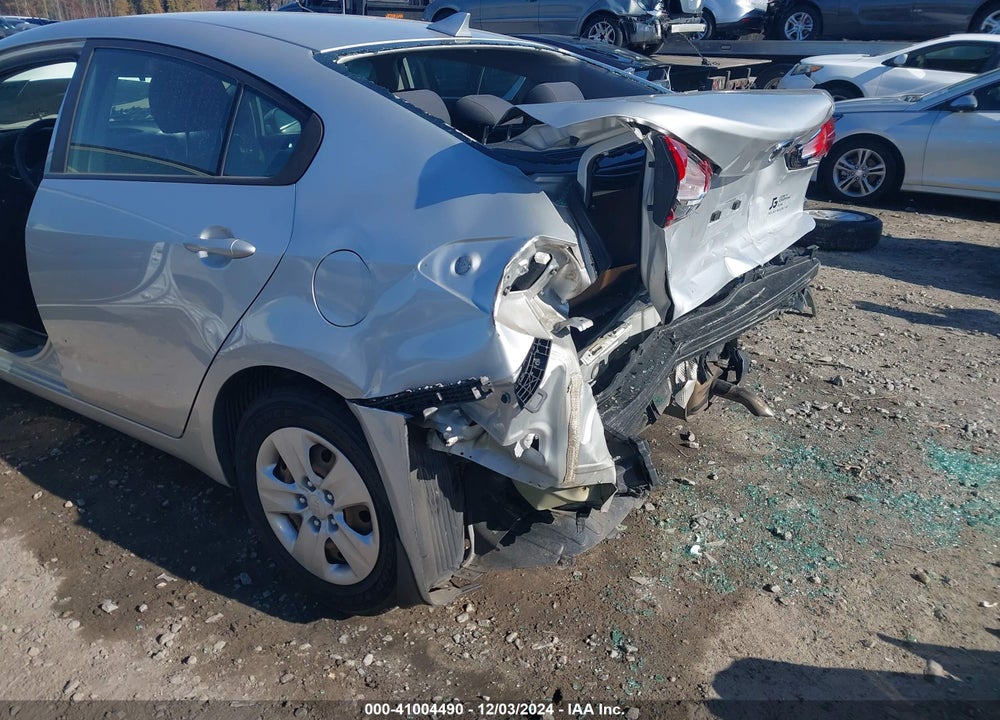2017 KIA FORTE VIN: 3KPFL4A75HE069208
