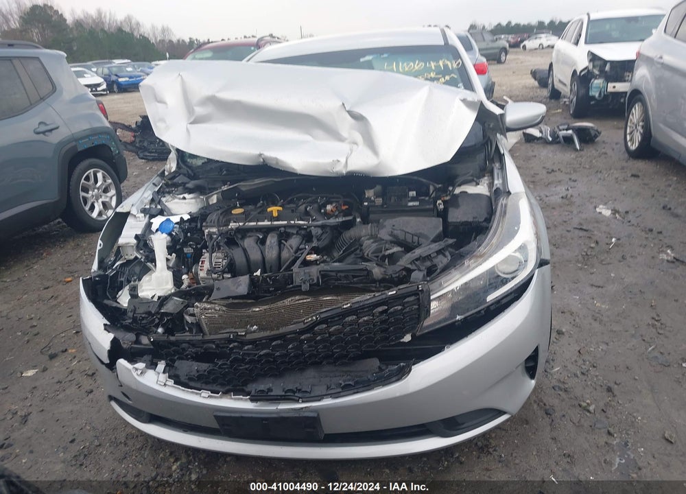 2017 KIA FORTE VIN: 3KPFL4A75HE069208