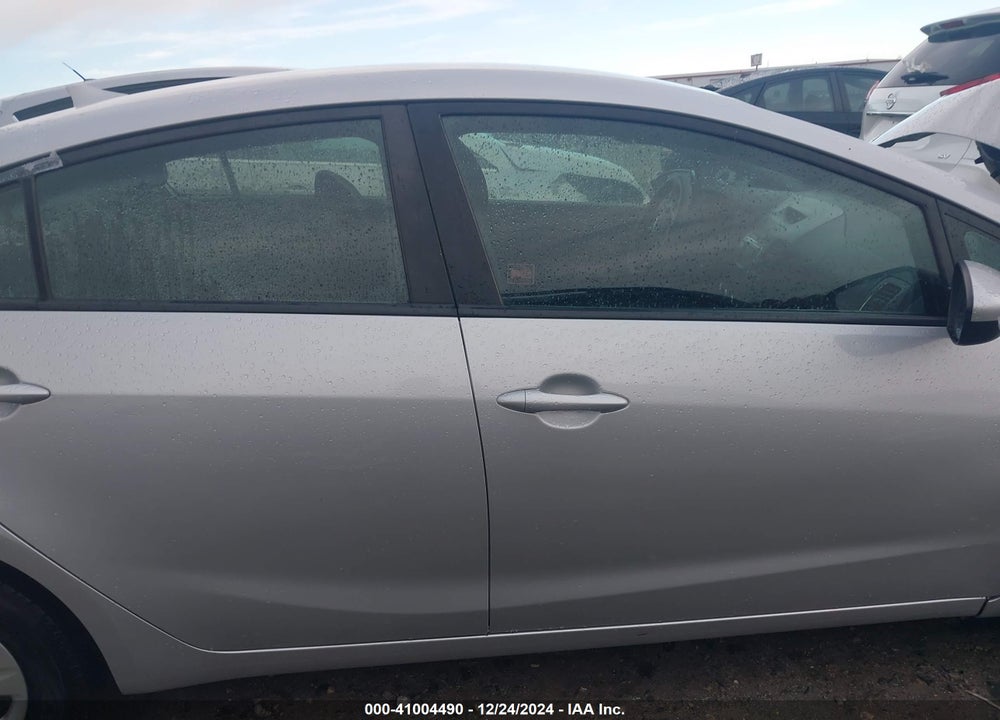 2017 KIA FORTE VIN: 3KPFL4A75HE069208