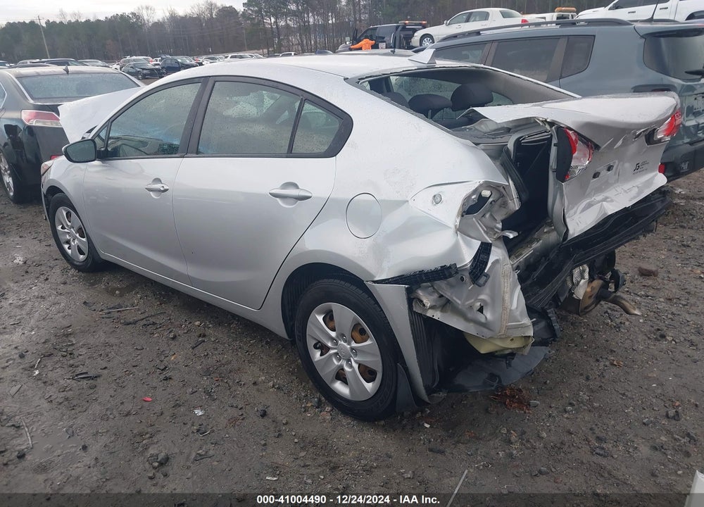 2017 KIA FORTE VIN: 3KPFL4A75HE069208