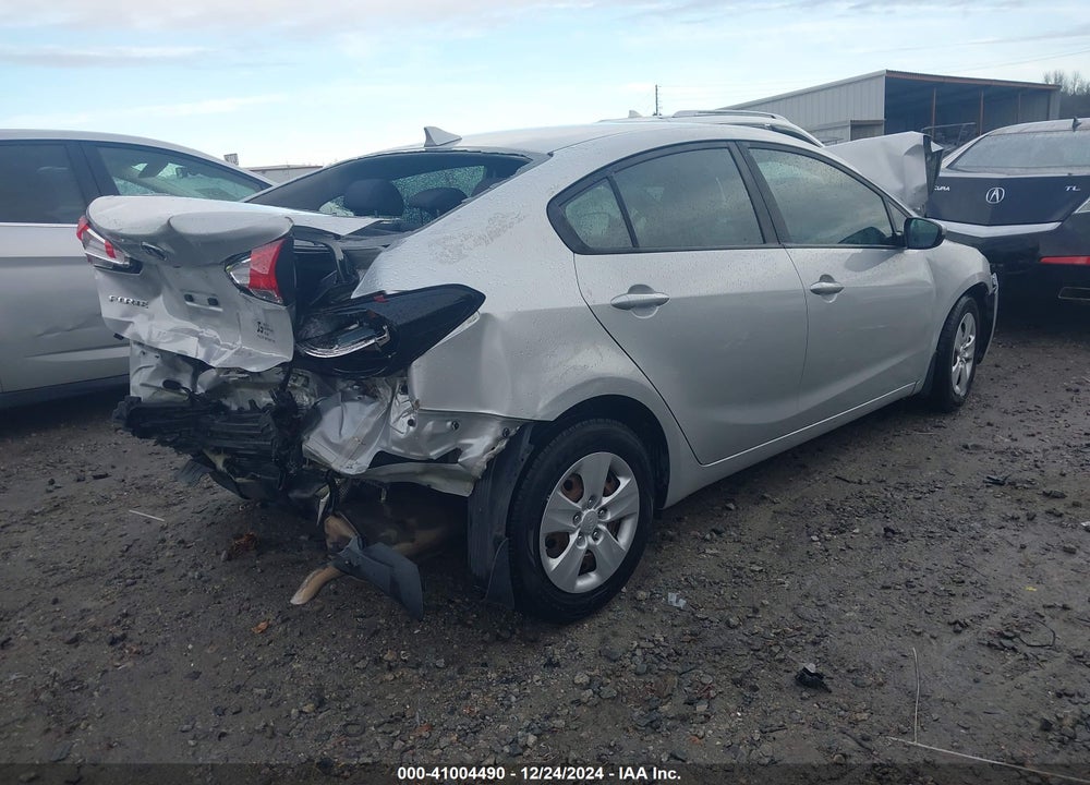 2017 KIA FORTE VIN: 3KPFL4A75HE069208