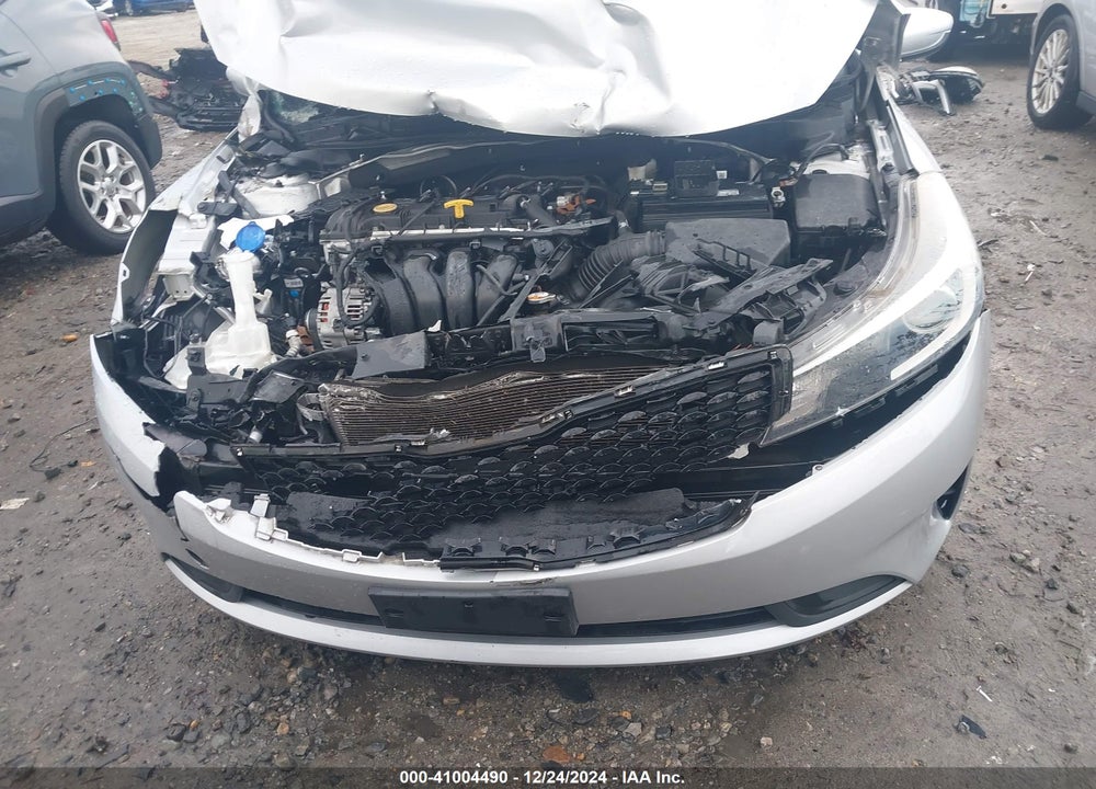 2017 KIA FORTE VIN: 3KPFL4A75HE069208