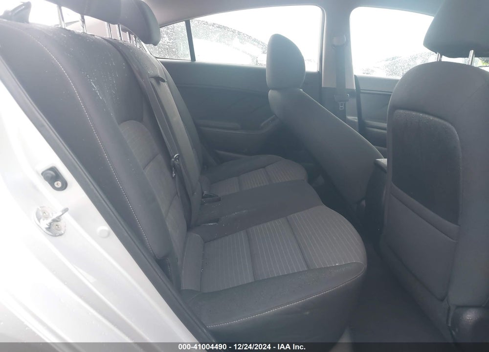 2017 KIA FORTE VIN: 3KPFL4A75HE069208