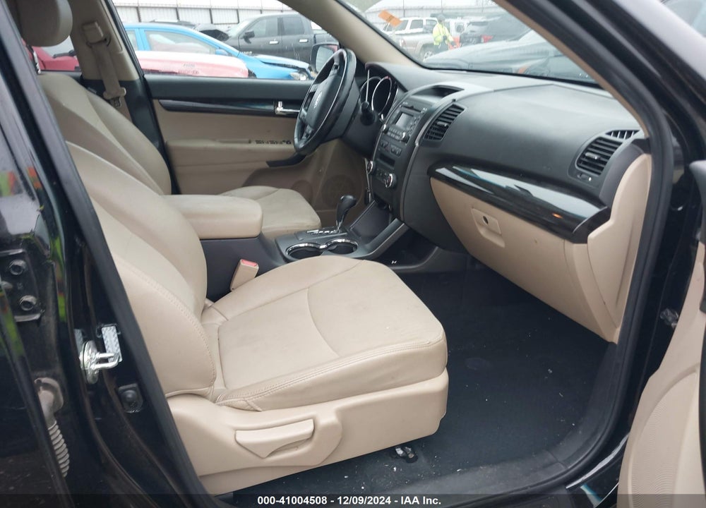 2011 KIA SORENTO EX V6 VIN: 5XYKUDA25BG051706