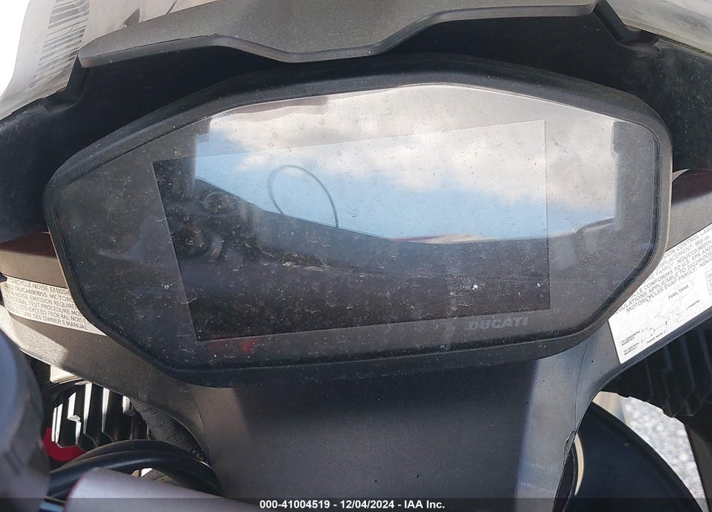 2022 DUCATI PANIGALE V2 VIN: ZDMHAATW3NB006381