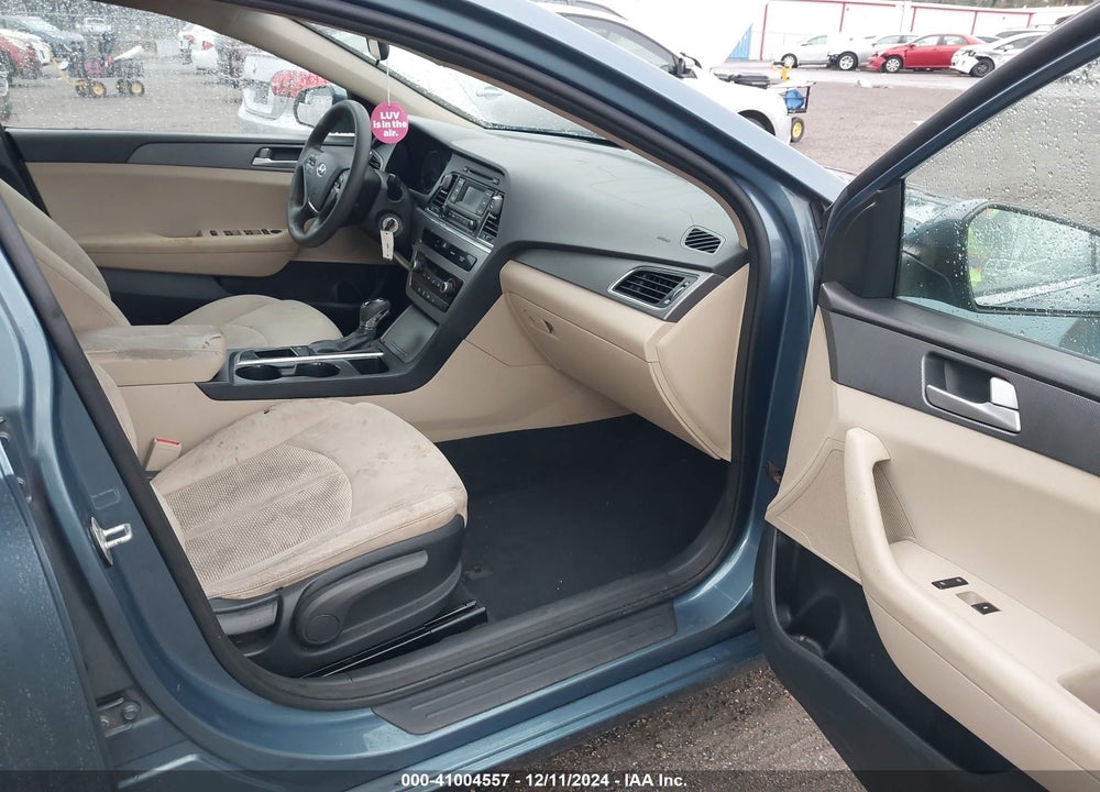 2015 HYUNDAI SONATA SE VIN: 5NPE24AF0FH077425