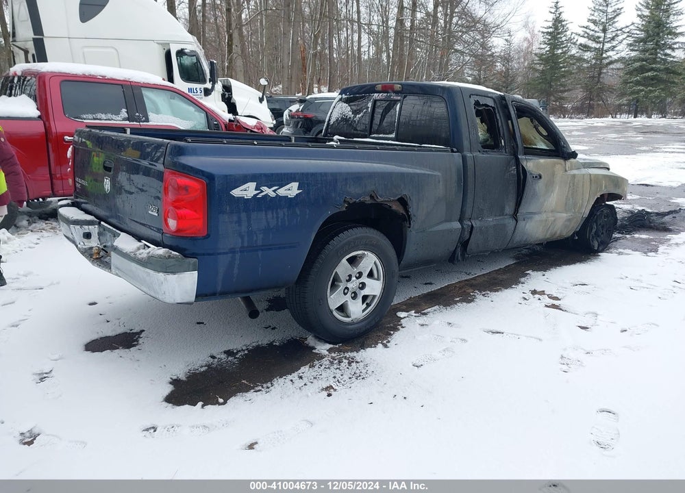 2005 DODGE DAKOTA SLT VIN: 1D7HW42N85S331332