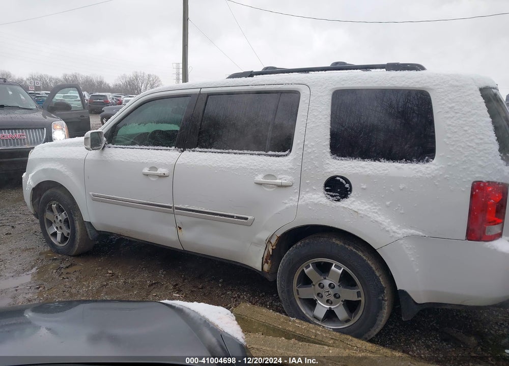 2010 HONDA PILOT TOURING VIN: 5FNYF4H98AB023282