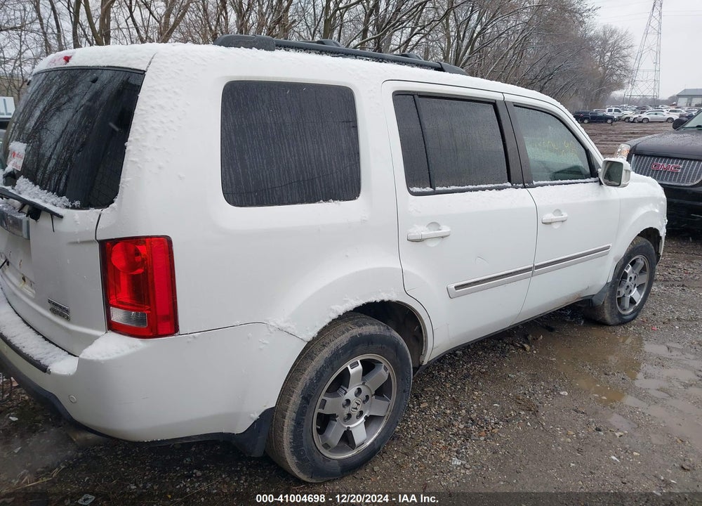 2010 HONDA PILOT TOURING VIN: 5FNYF4H98AB023282