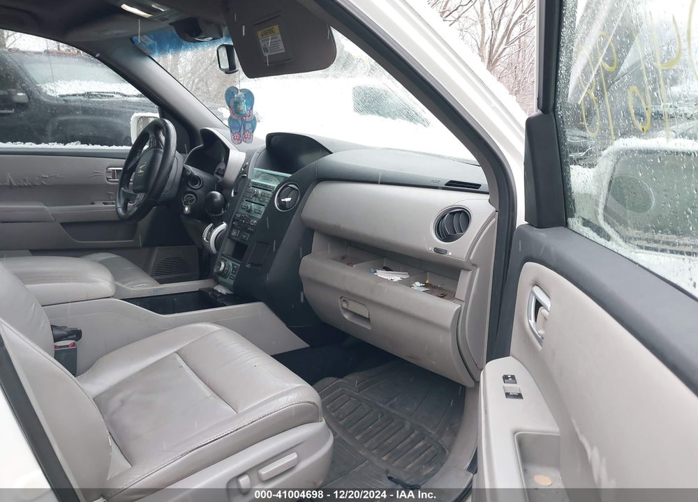 2010 HONDA PILOT TOURING VIN: 5FNYF4H98AB023282